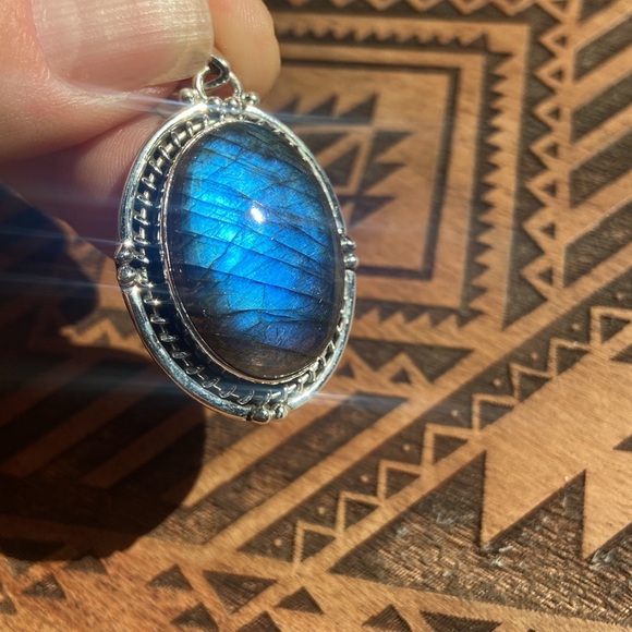 Blue Flash Labradorite 925 sterling silver pendant - Picture 5 of 9